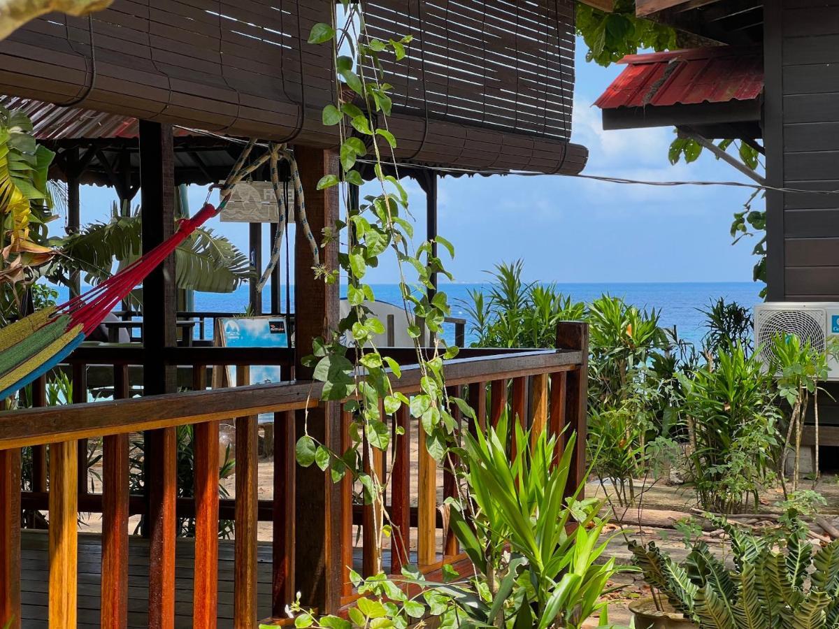 Swiss Cottage Tioman Kampong Ayer Batang Buitenkant foto